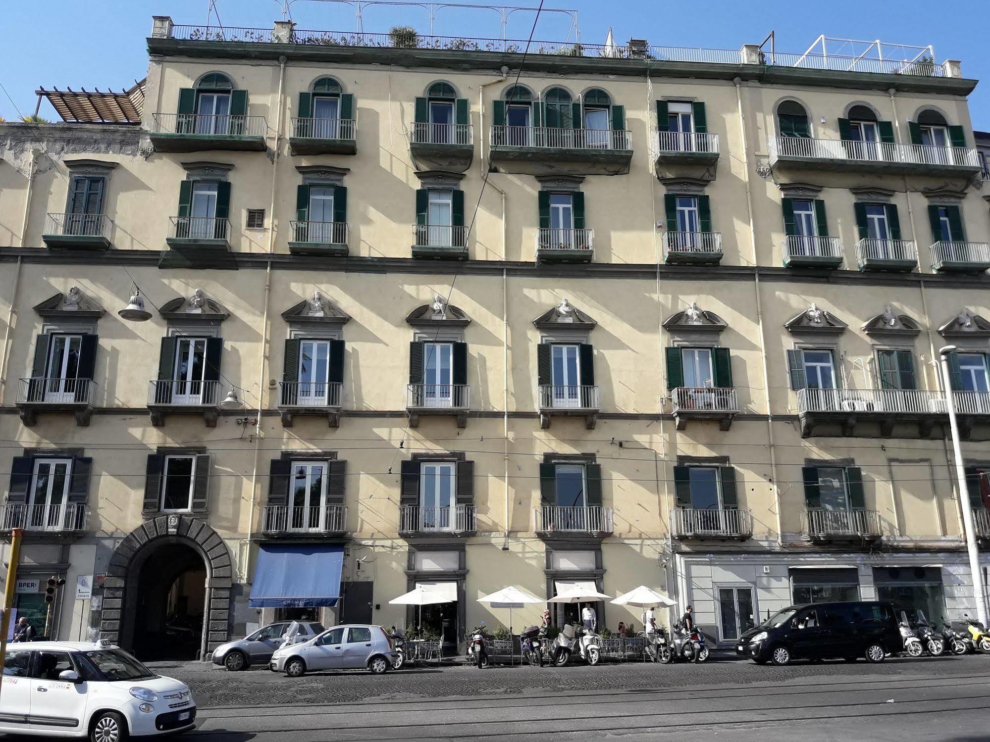 B&B Palazzo Satriano Napoli Eksteriør bilde